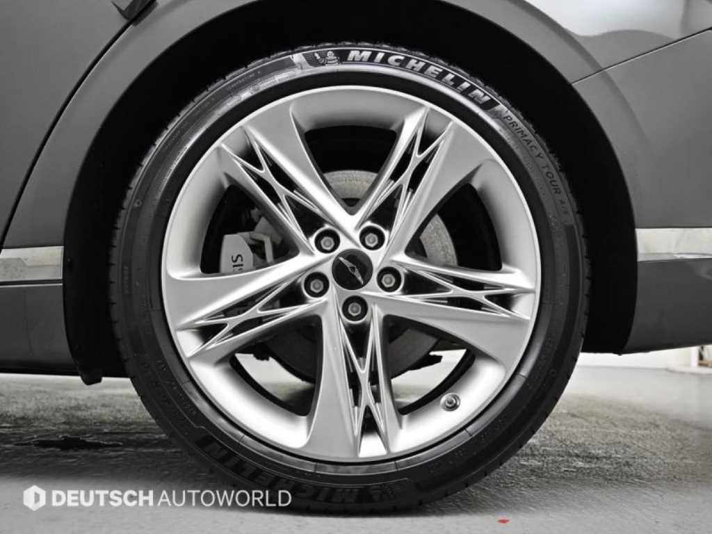 Genesis G90 - Vista 5