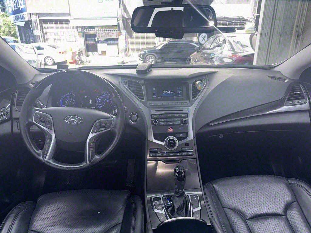 HYUNDAI Grandeur - Vista 7