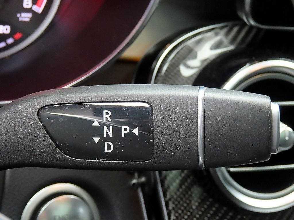 Mercedes Benz GLC Class - Vista 10