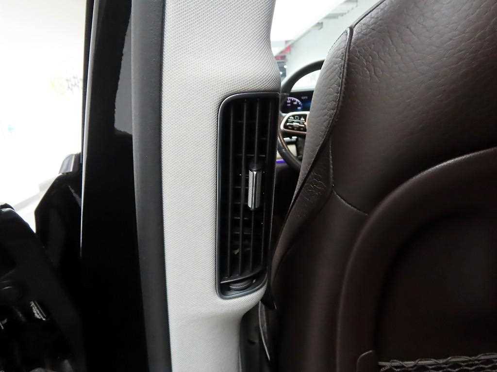 Mercedes Benz GLE Class - Vista 11