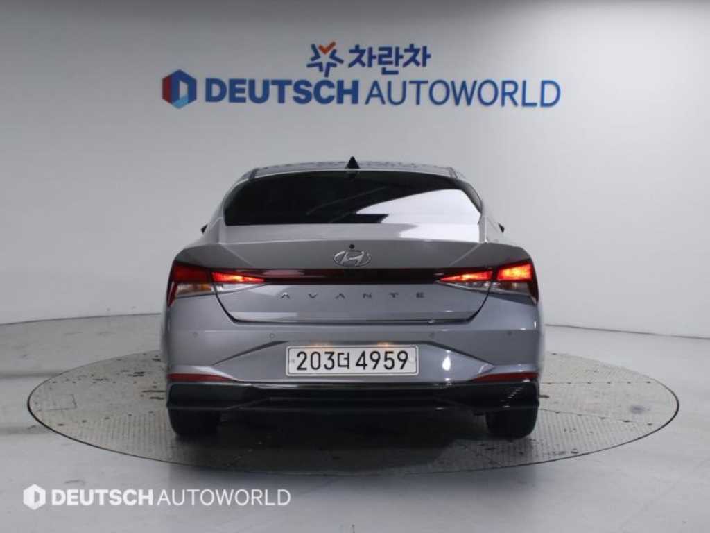 HYUNDAI Avante - Vista 4