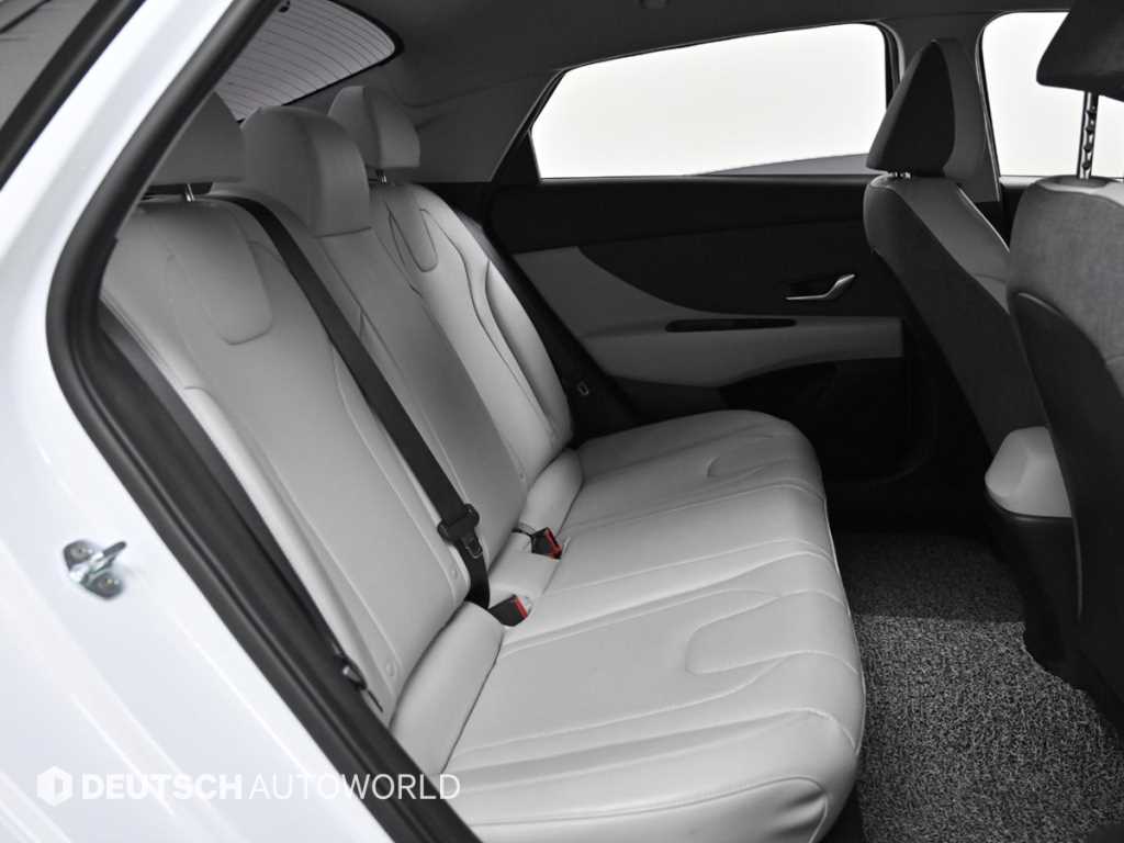 HYUNDAI Avante - Vista 12