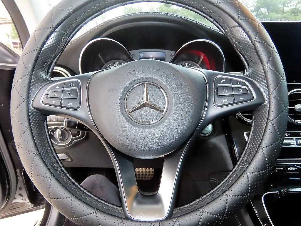 Mercedes Benz GLC Class - Vista 8