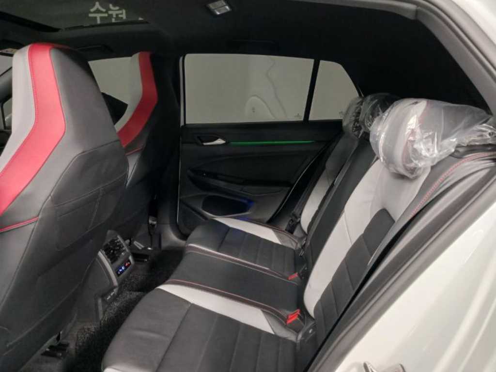 Volkswagen Golf - Vista 8