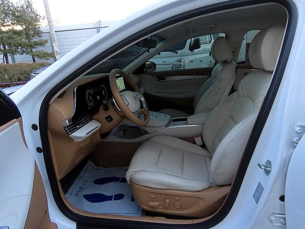 HYUNDAI Grandeur - Vista 5