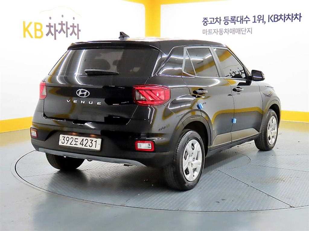 HYUNDAI Venue - Vista 4