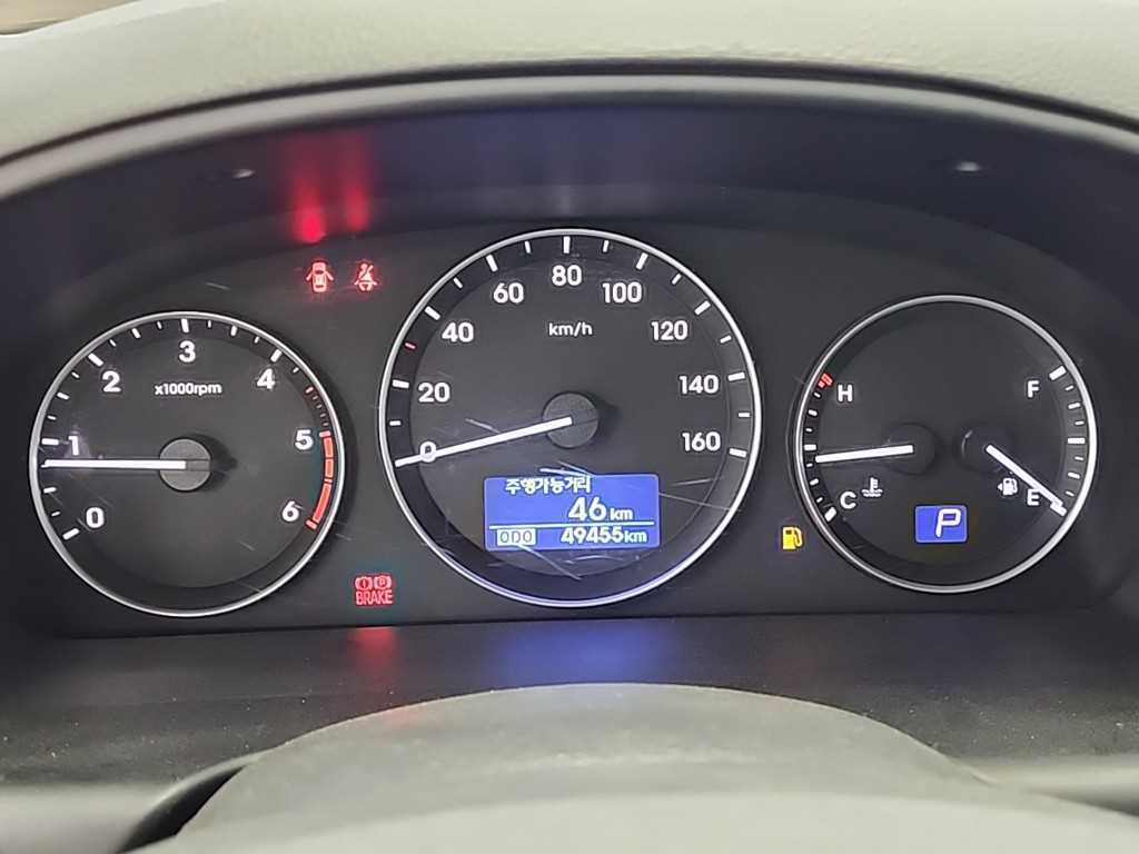 HYUNDAI Starex - Vista 6