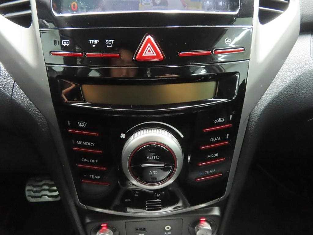 Ssangyong Tivoli - Vista 12