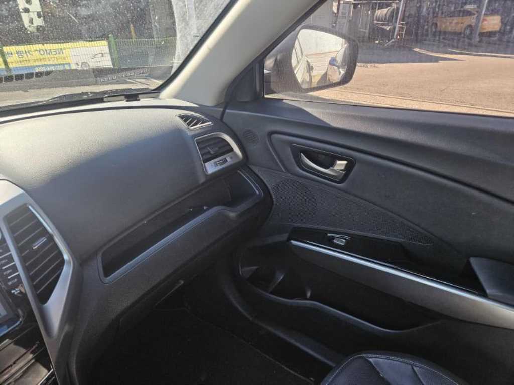 Ssangyong Tivoli - Vista 11