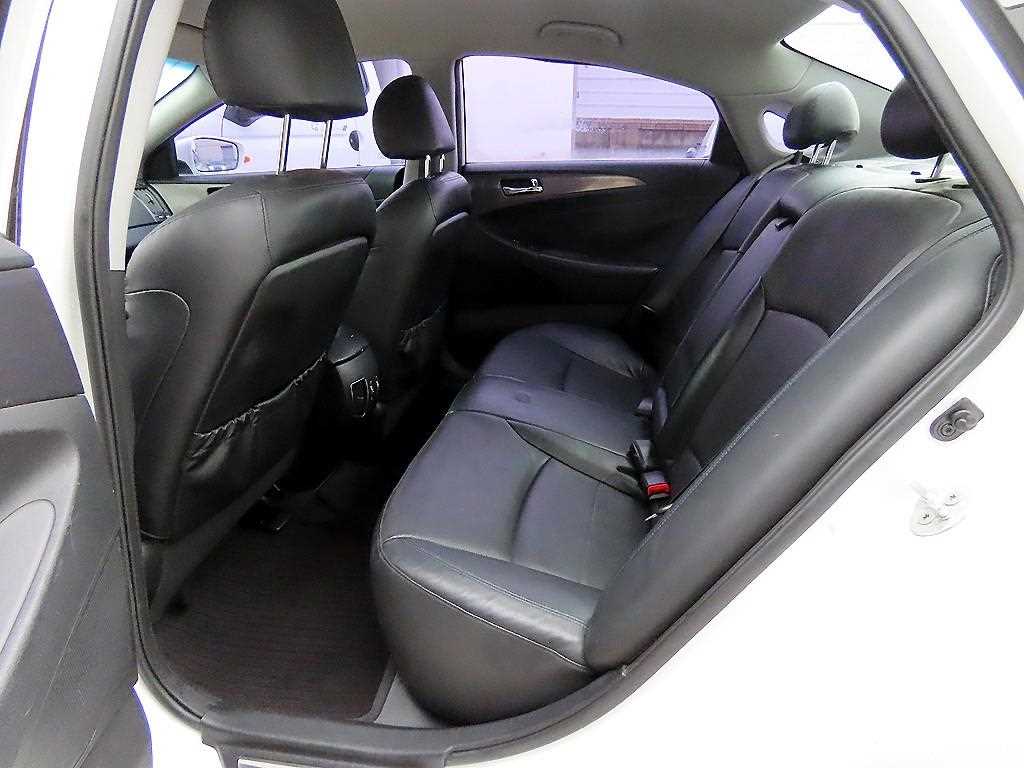 HYUNDAI Sonata - Vista 6