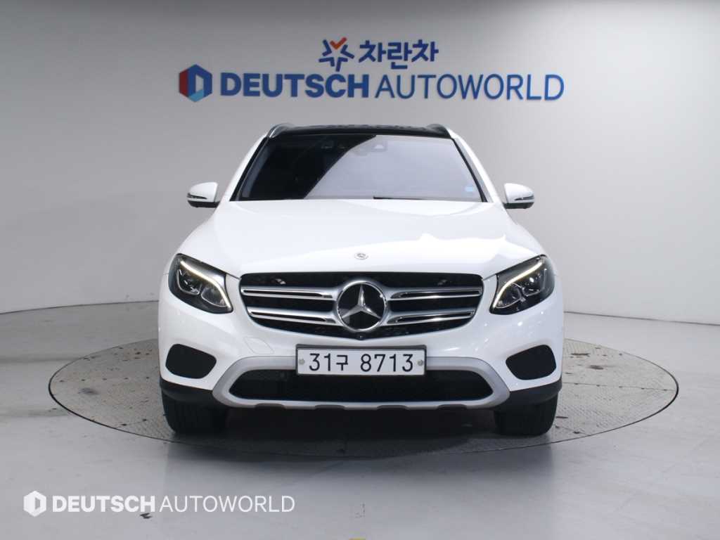 Mercedes Benz GLC Class - Vista 3