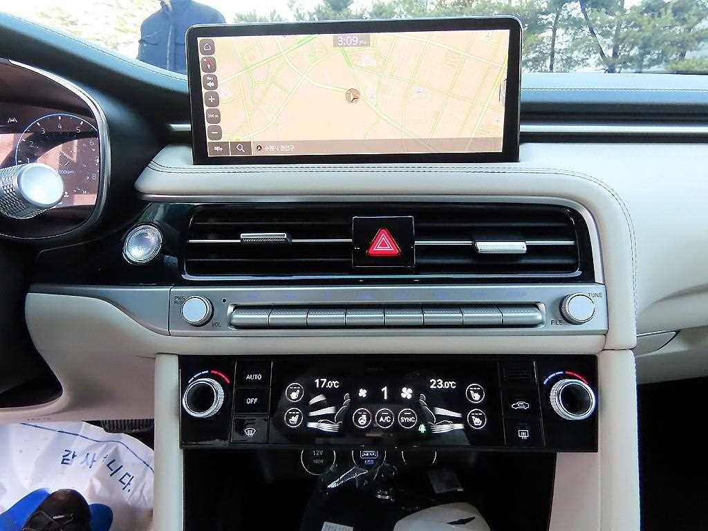 Genesis G70 - Vista 12