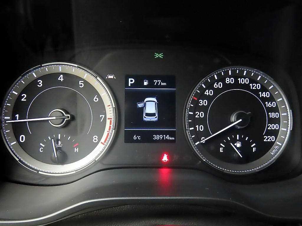 HYUNDAI Venue - Vista 8