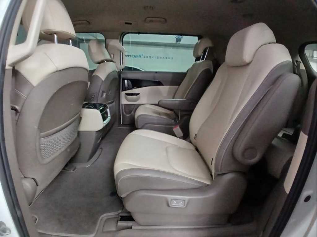 KIA Carnival - Vista 7
