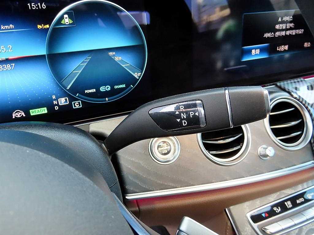 Mercedes Benz E class - Vista 11