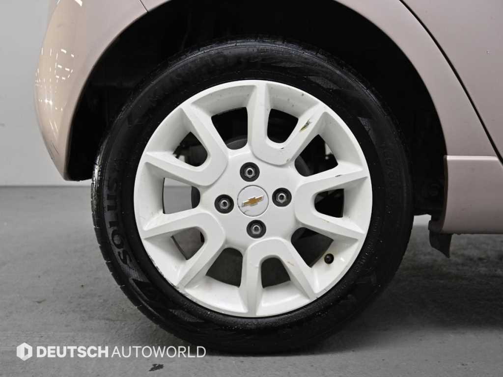 Chevrolet Spark - Vista 5