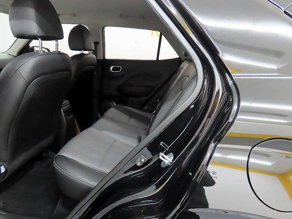 HYUNDAI Venue - Vista 6