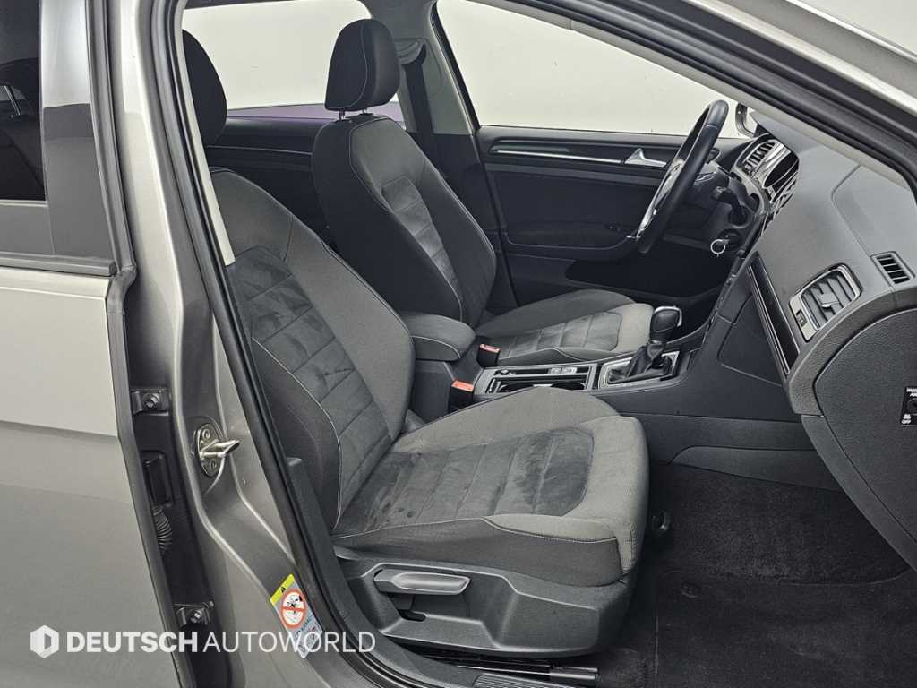 Volkswagen Golf - Vista 10