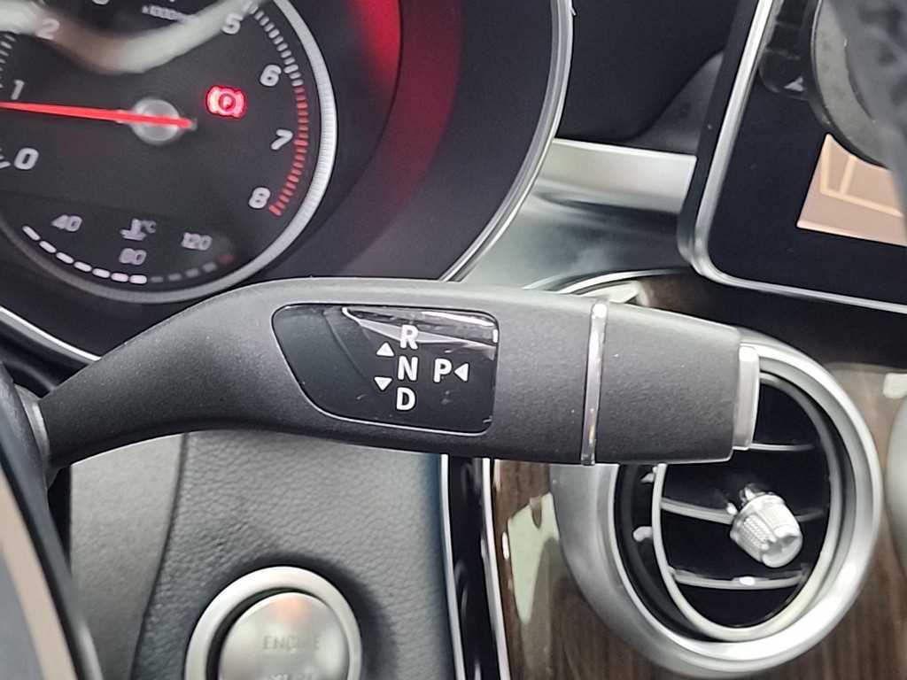 Mercedes Benz C Class - Vista 8