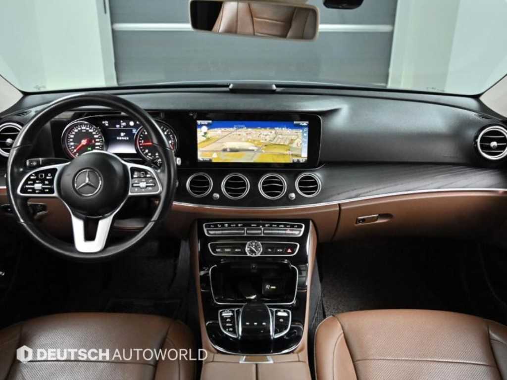 Mercedes Benz E class - Vista 7