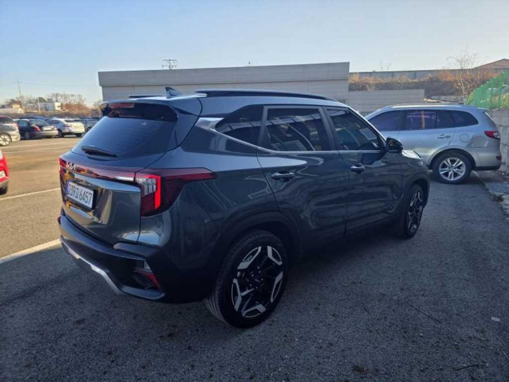 KIA Seltos - Vista 4