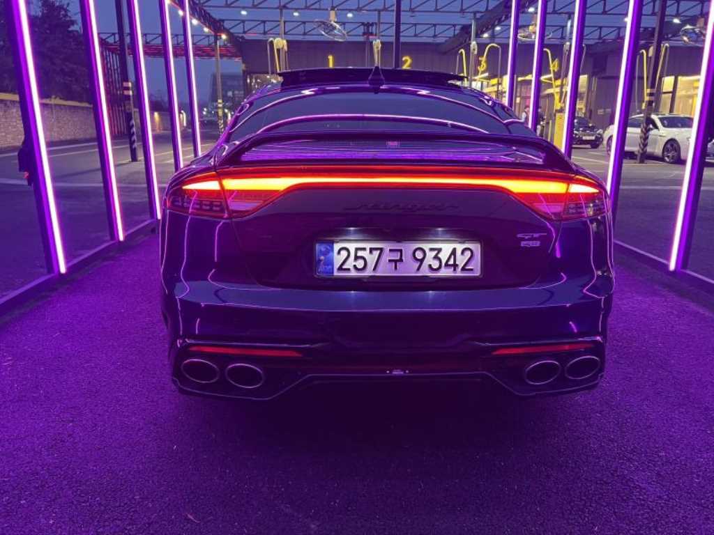 KIA Stinger - Vista 5