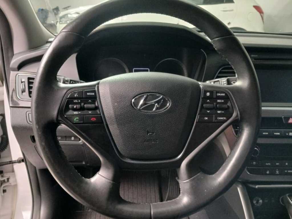 HYUNDAI Sonata - Vista 11