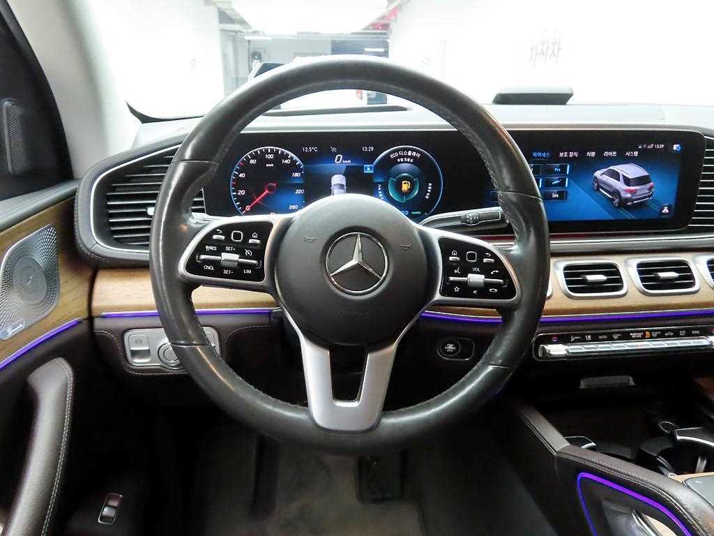 Mercedes Benz GLE Class - Vista 7