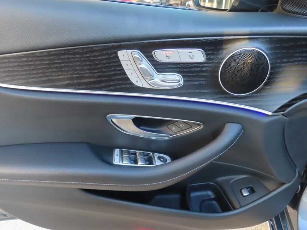 Mercedes Benz E class - Vista 6