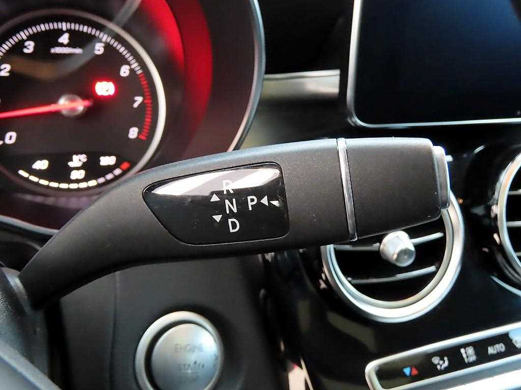 Mercedes Benz GLC Class - Vista 11