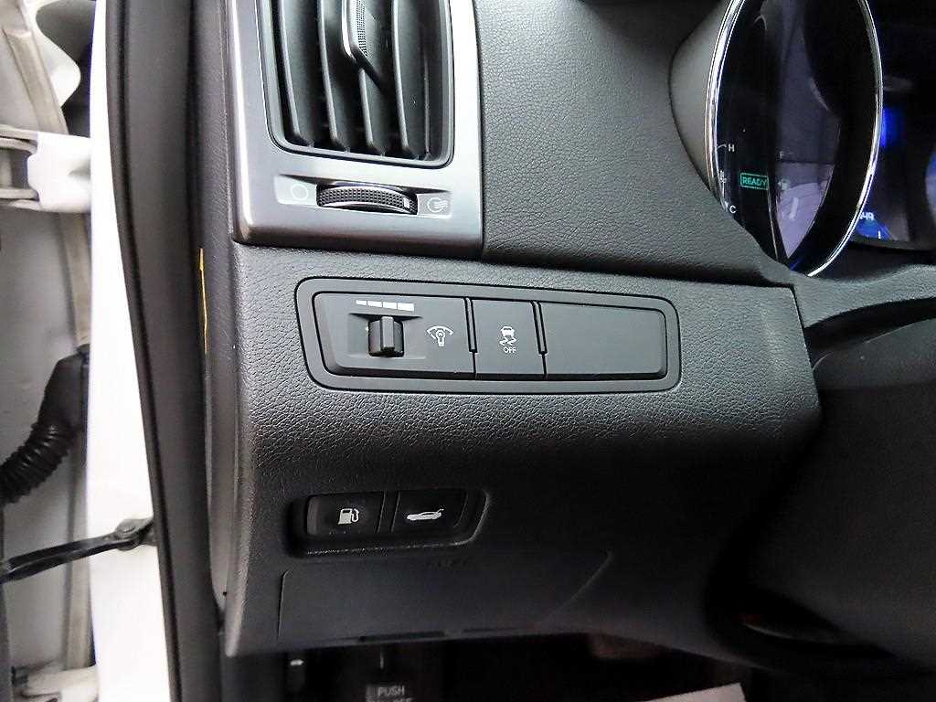 HYUNDAI Sonata - Vista 12