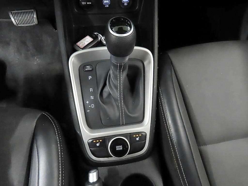 HYUNDAI Venue - Vista 10