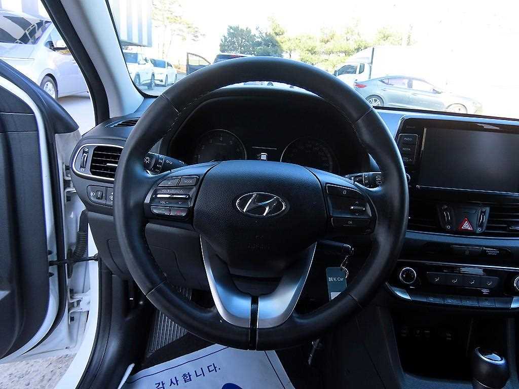 HYUNDAI i30 - Vista 8