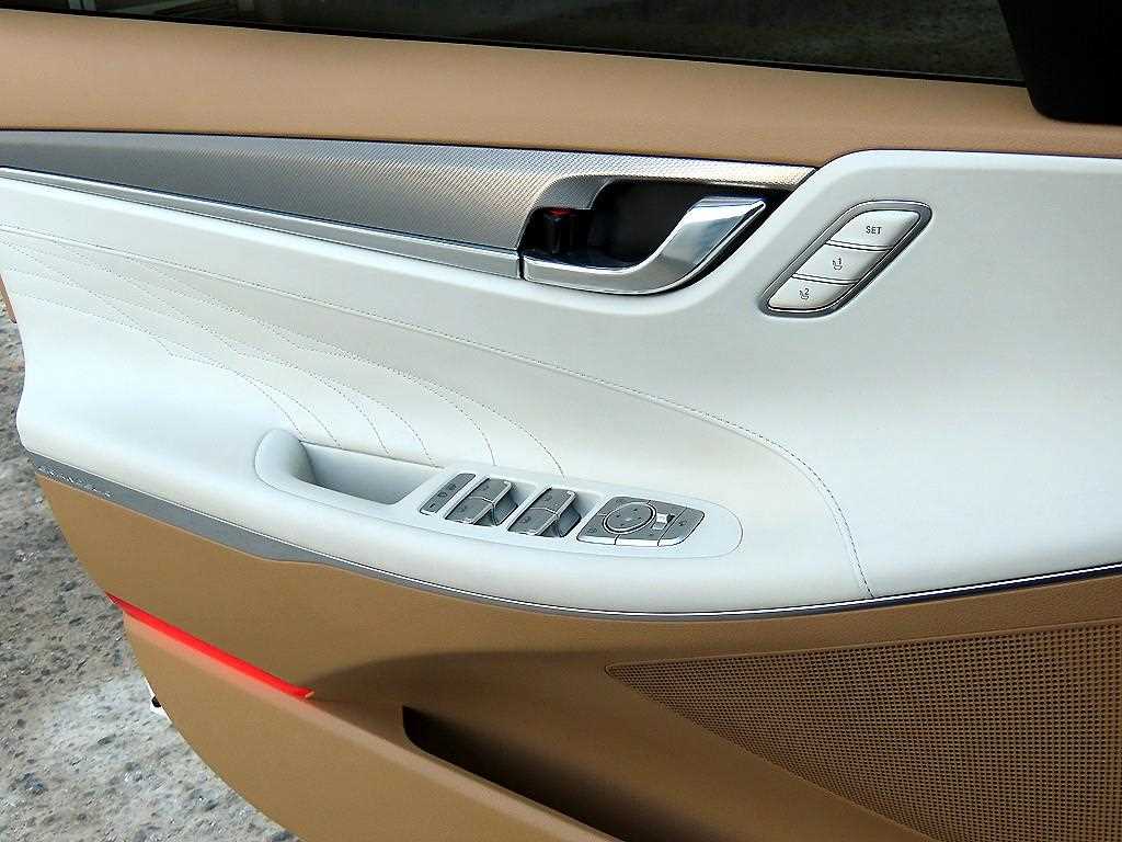 HYUNDAI Grandeur - Vista 11