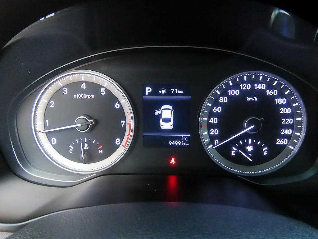 HYUNDAI Grandeur - Vista 9