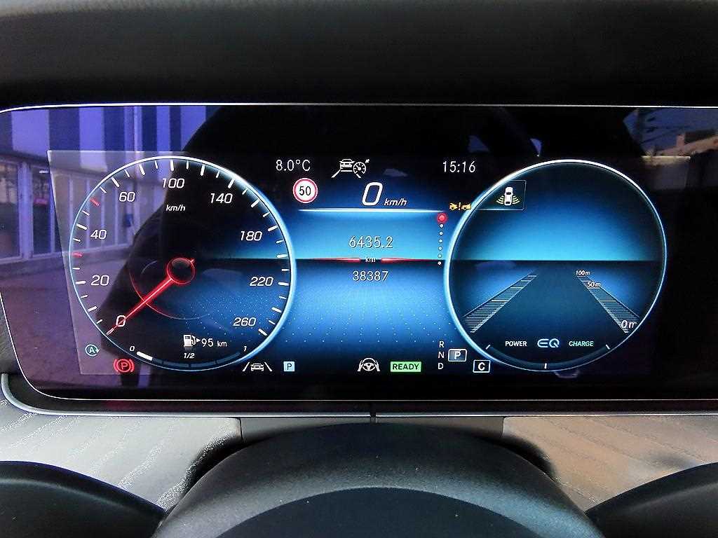 Mercedes Benz E class - Vista 9