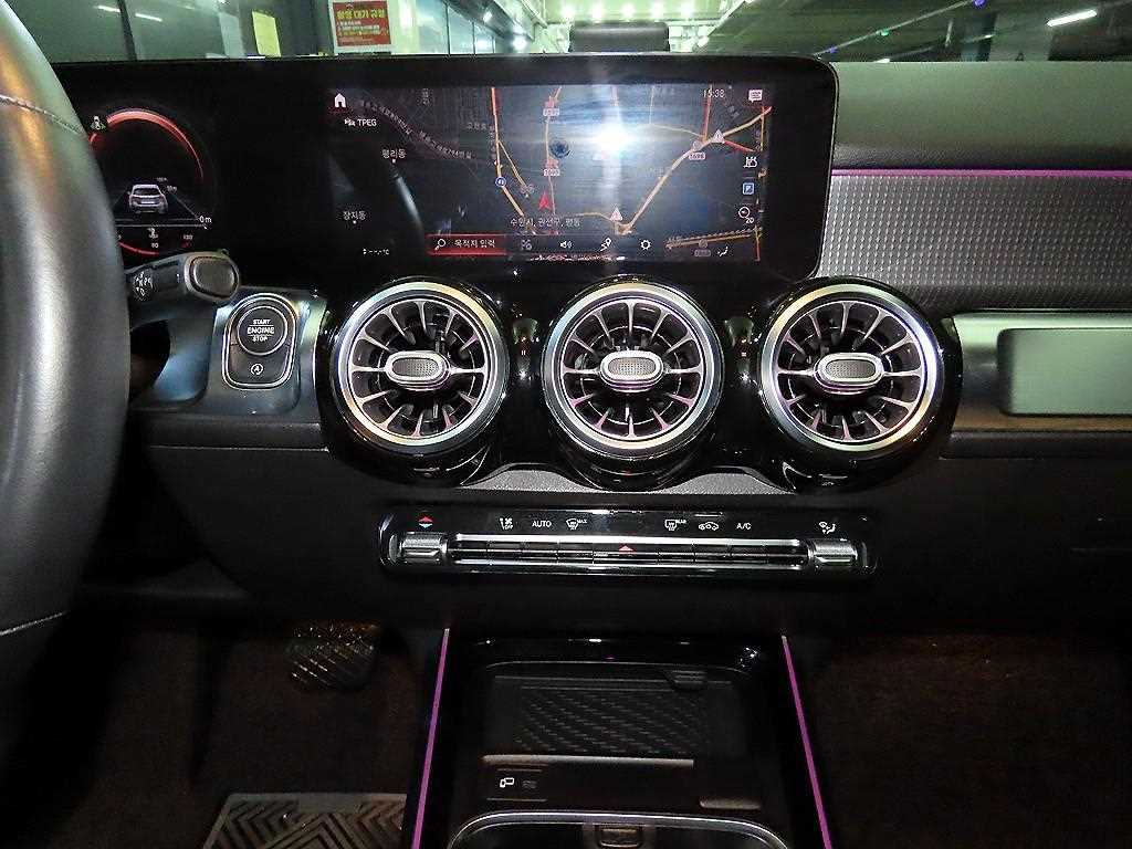 Mercedes Benz GLB Class - Vista 11