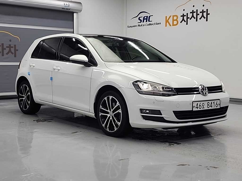 Volkswagen Golf - Vista 4