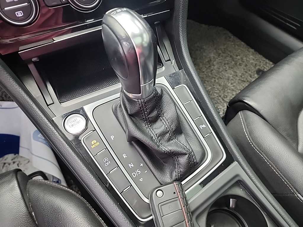 Volkswagen Golf - Vista 8