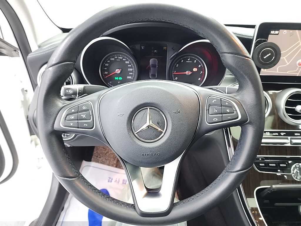 Mercedes Benz C Class - Vista 9