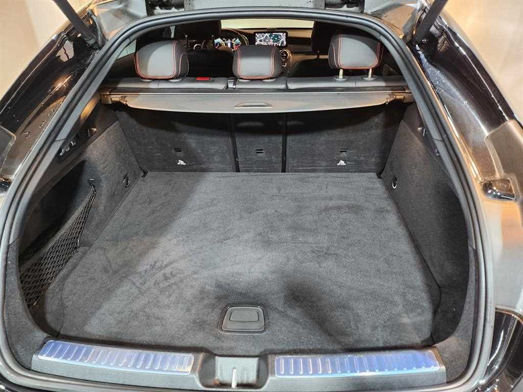 Mercedes Benz GLC Class - Vista 5