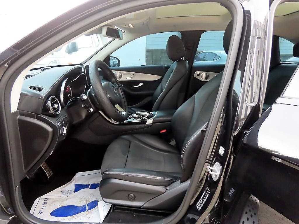 Mercedes Benz GLC Class - Vista 5