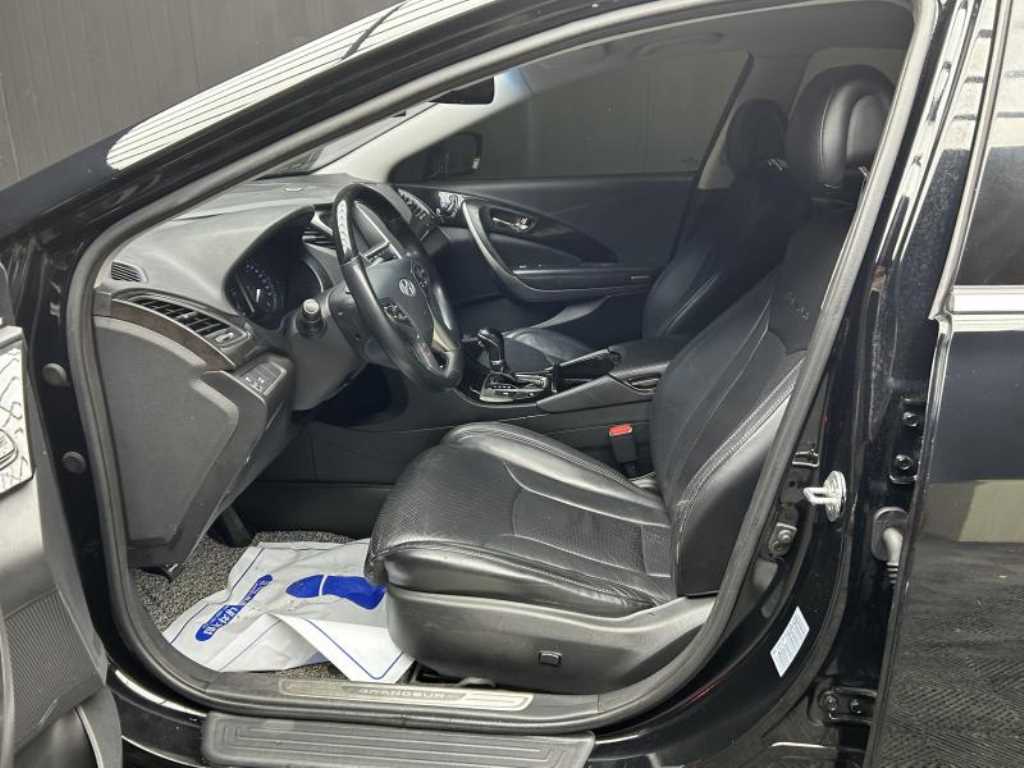 HYUNDAI Grandeur - Vista 6