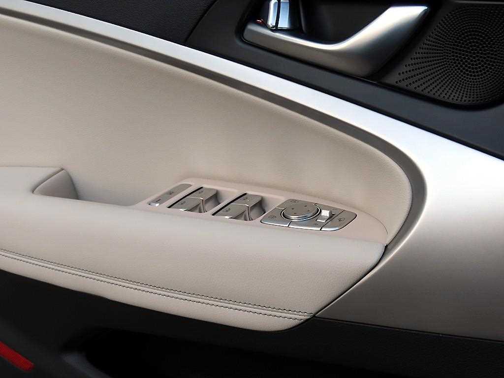 Genesis G70 - Vista 11