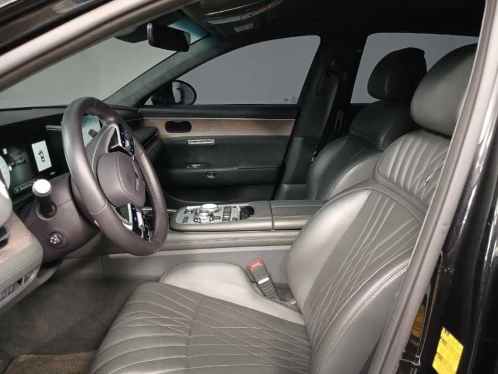 Genesis G90 - Vista 7