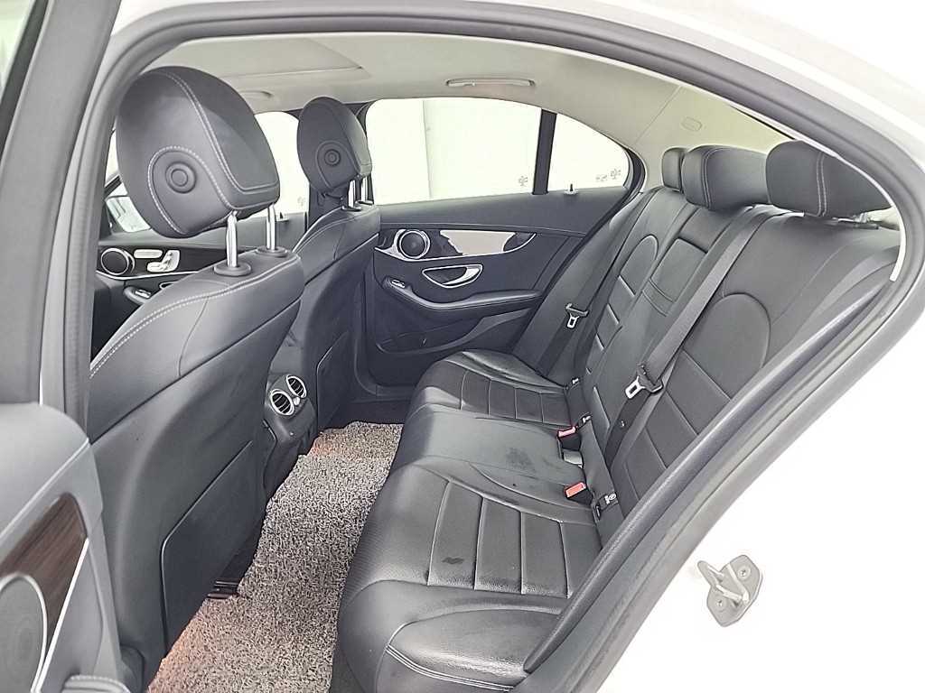 Mercedes Benz C Class - Vista 12