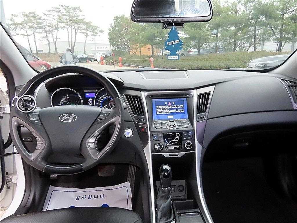 HYUNDAI Sonata - Vista 7