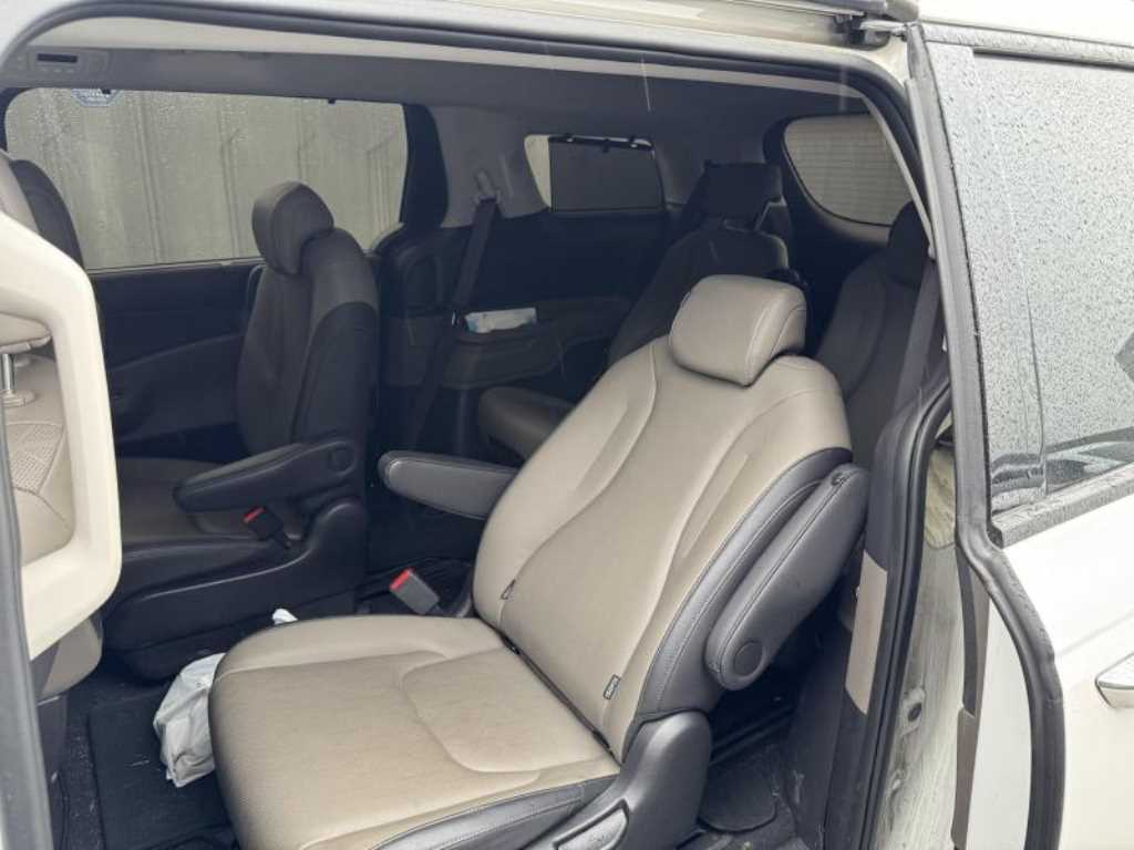 KIA Carnival - Vista 6