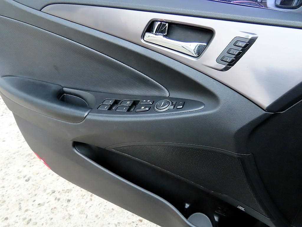 HYUNDAI Sonata - Vista 11