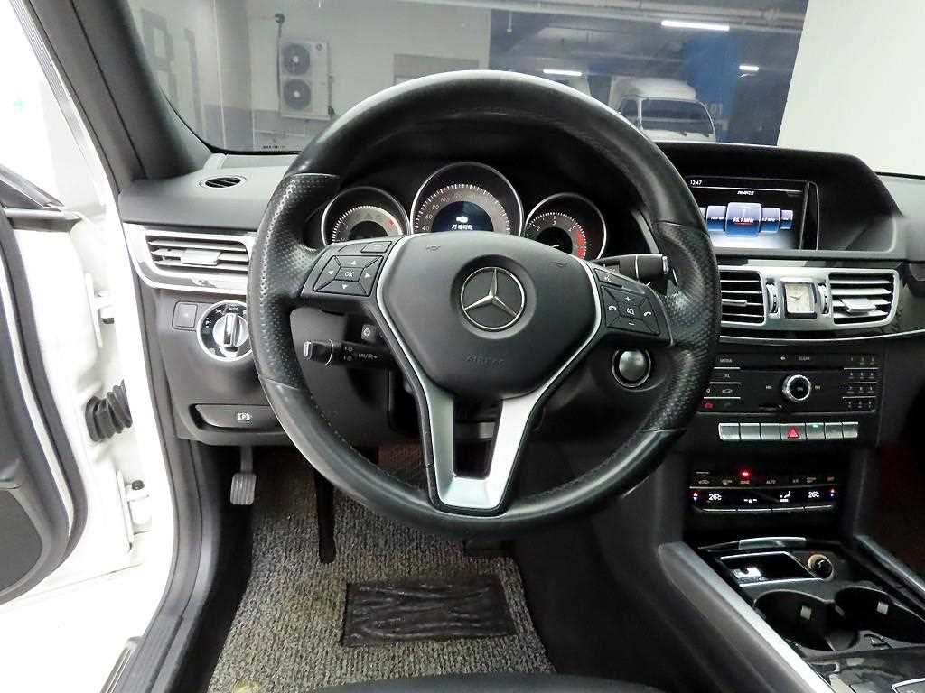 Mercedes Benz E class - Vista 7